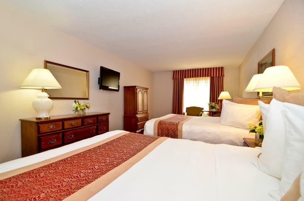Best Western Plus Morristown Inn-Florham Park Стая снимка